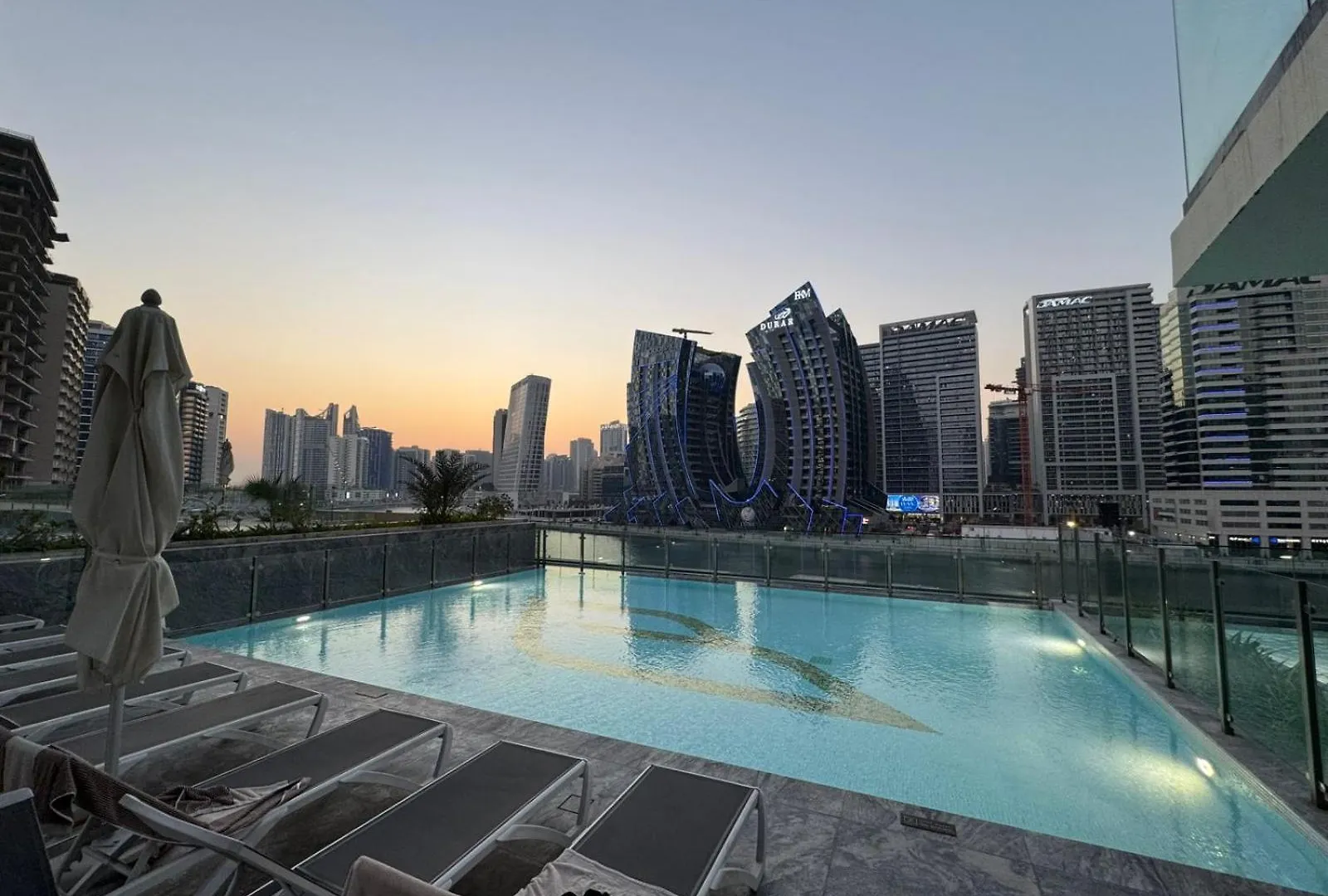 Burj Khalifa Poolview 1Br Apartment For 4 People Dubai 0*,  United Arab Emirates