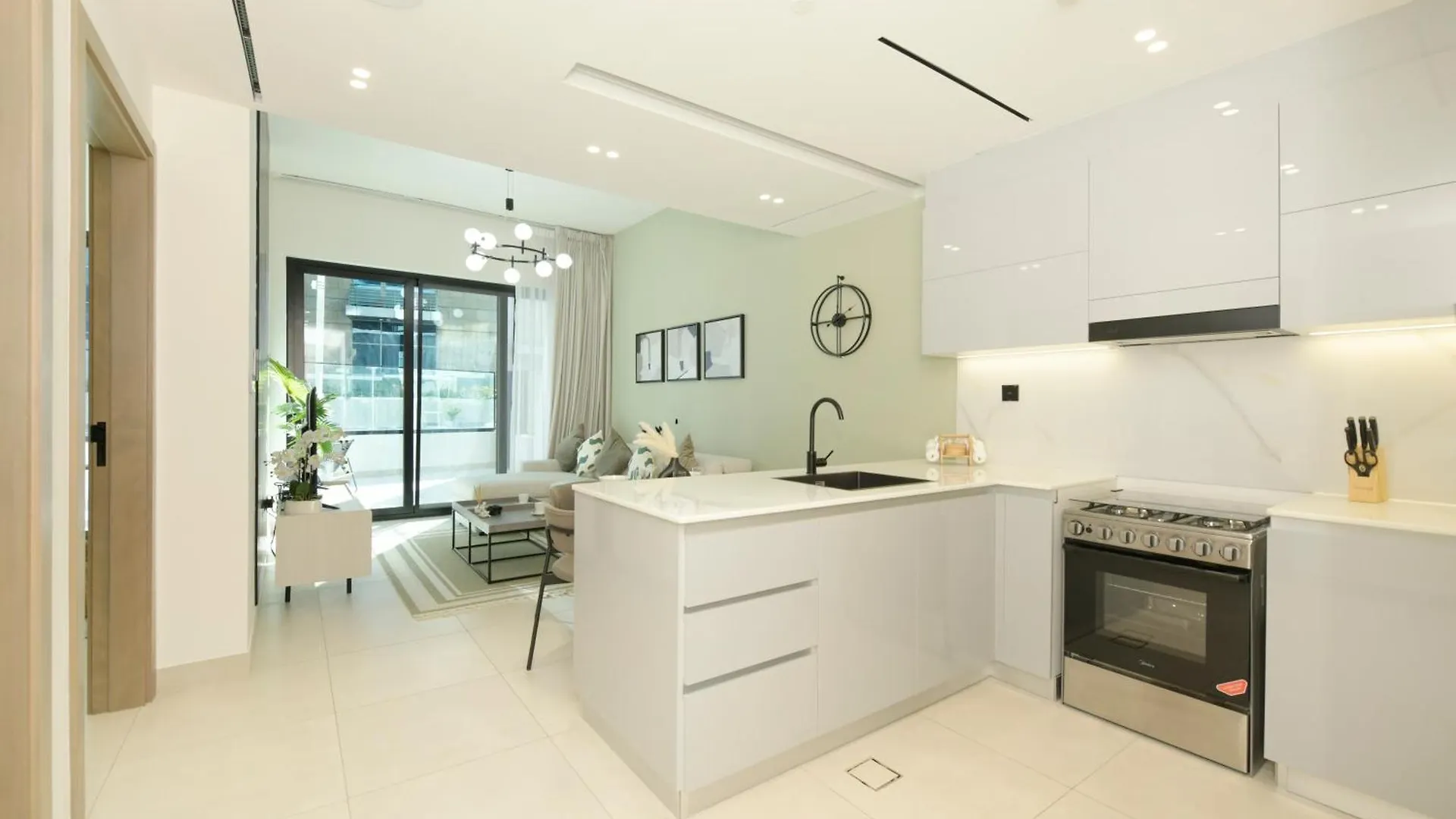 Burj Khalifa Poolview 1Br Apartment For 4 People Dubai