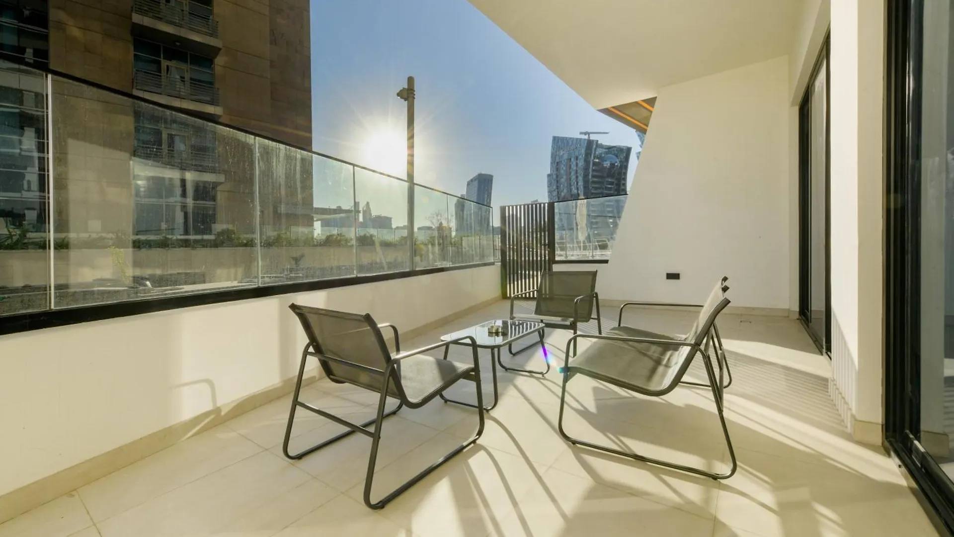 Burj Khalifa Poolview 1Br Apartment For 4 People Dubai United Arab Emirates