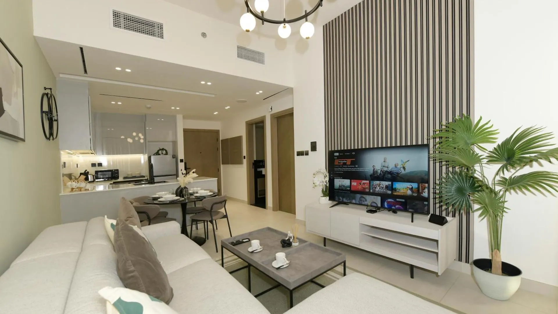 Burj Khalifa Poolview 1Br Apartment For 4 People location