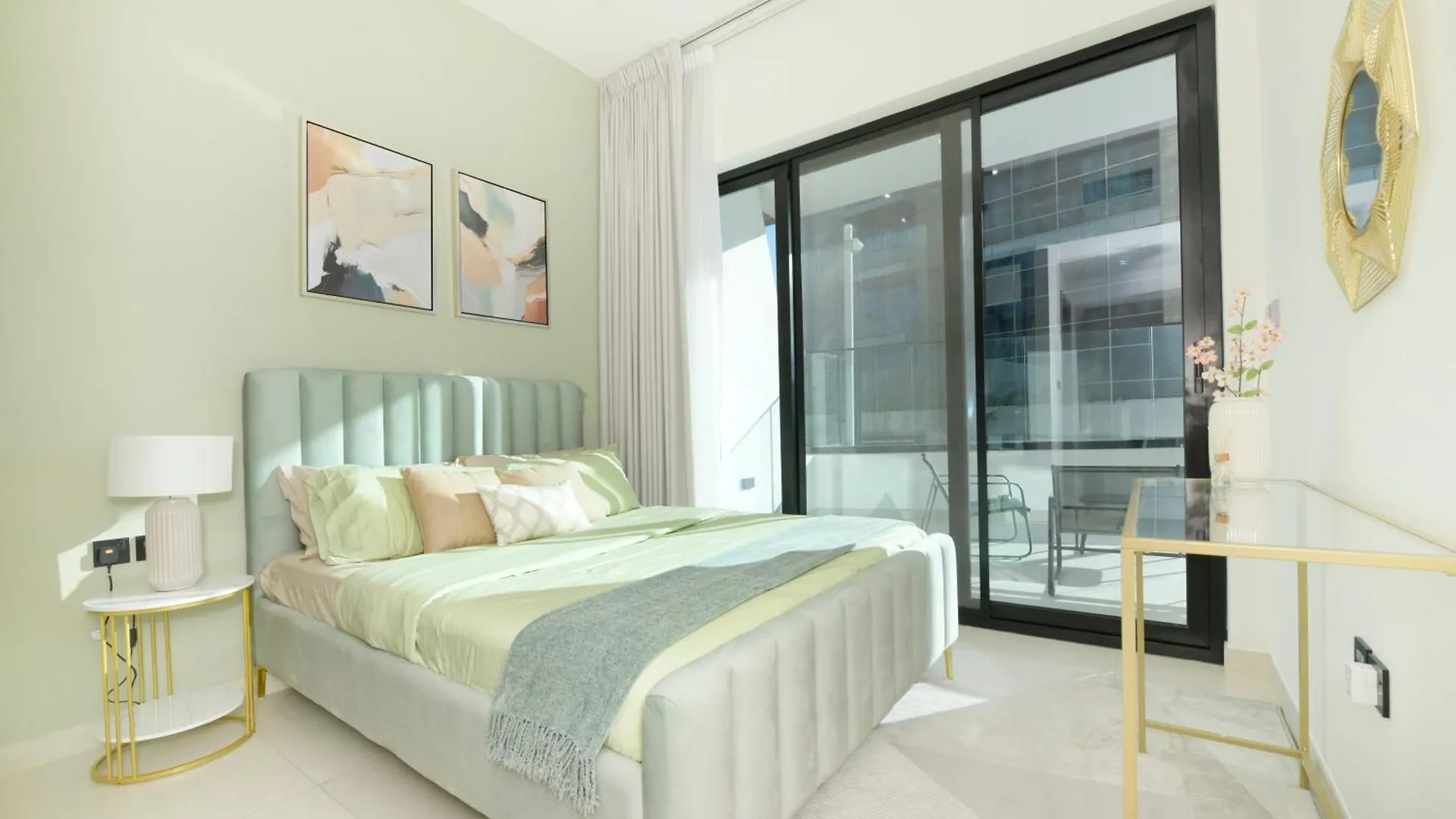 Burj Khalifa Poolview 1Br Apartment For 4 People Dubai